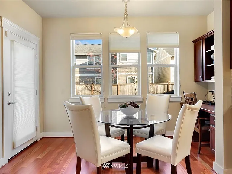 4450 Logan Dr NE — Photo 9