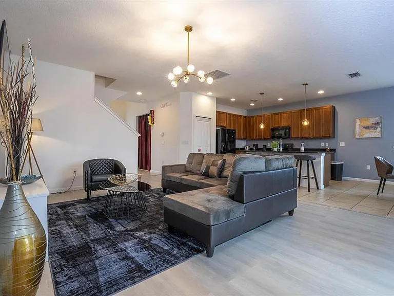 280 Ballo Dr — Photo 11
