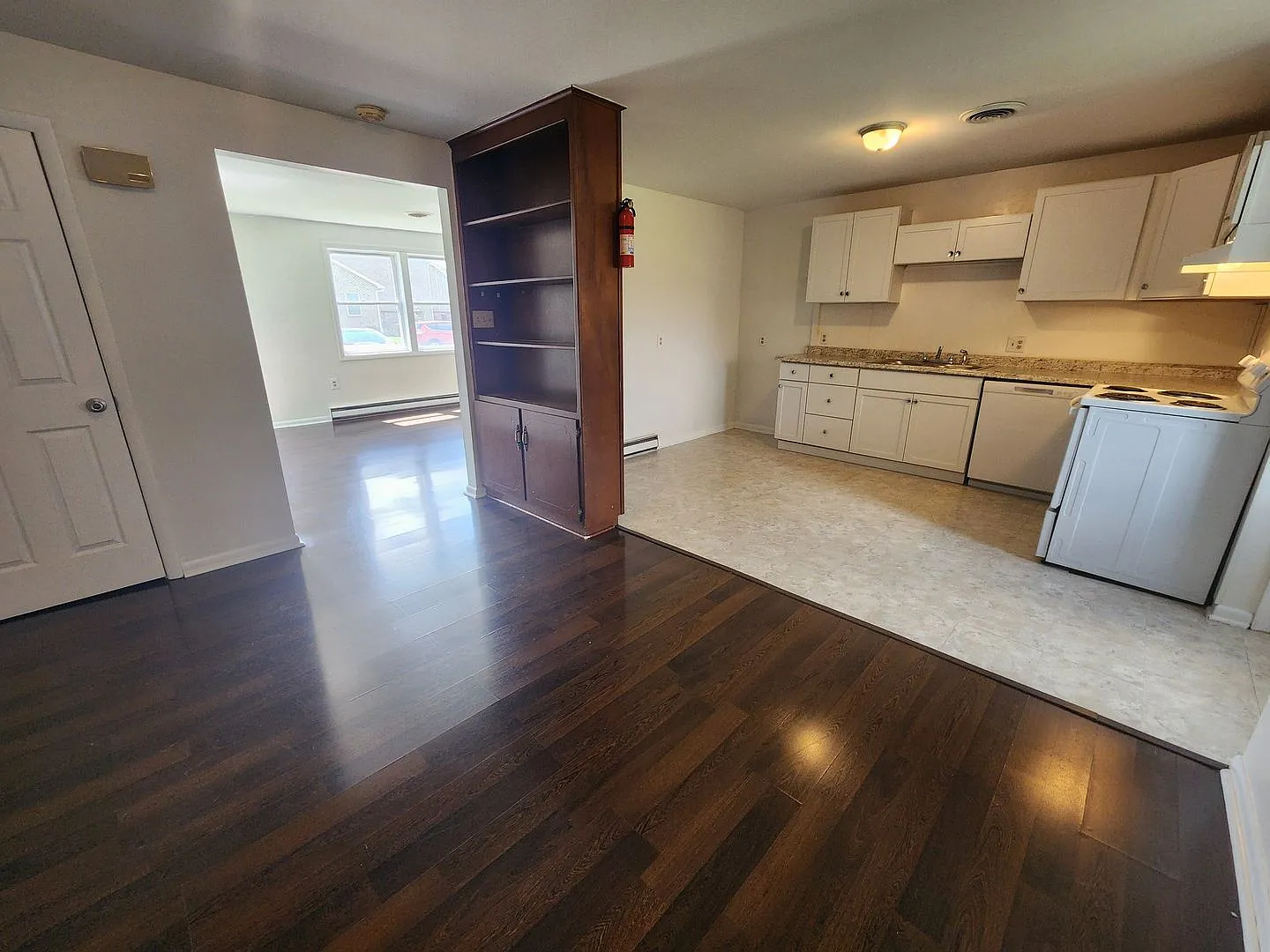 Beautiful Townhome — Photo 4