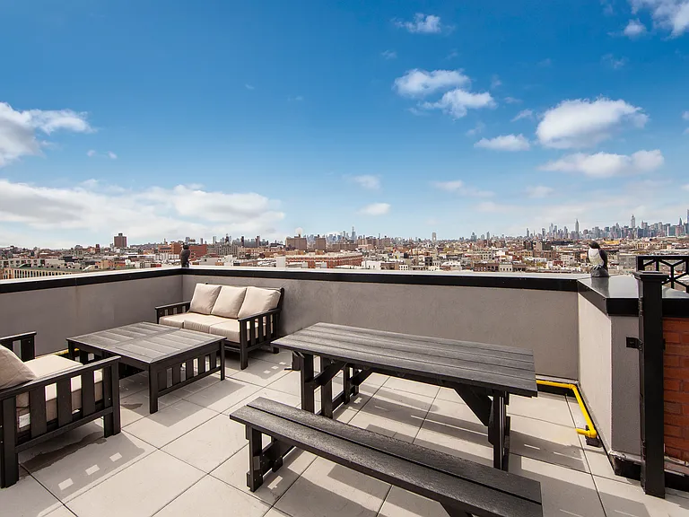 1127 Willoughby Ave #7D — Photo 7