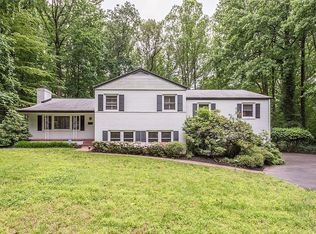 9707 Barlow Rd, Fairfax, VA 22031