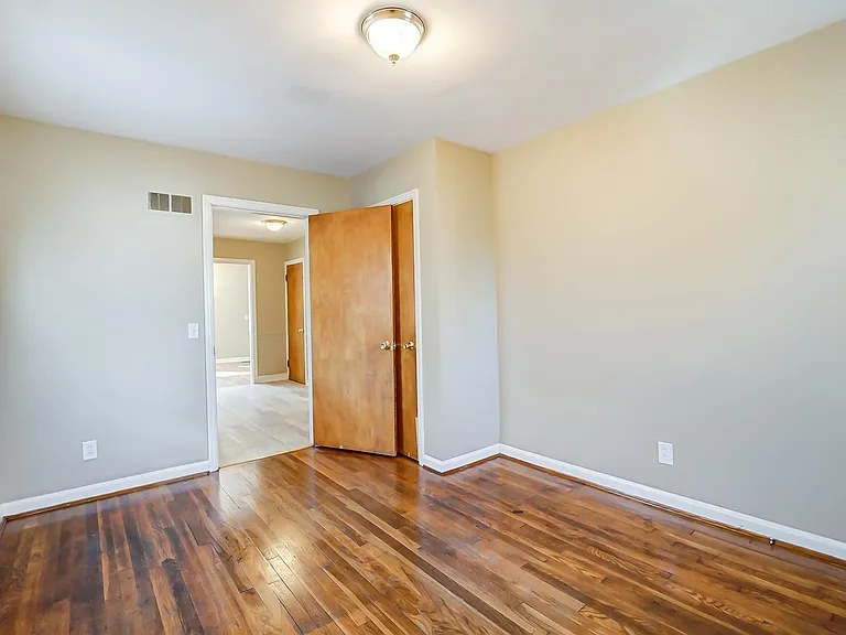 1908 Emerson Ave — Photo 11