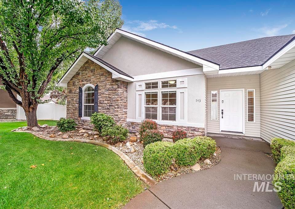 1st image of 743 Suncrest Ct