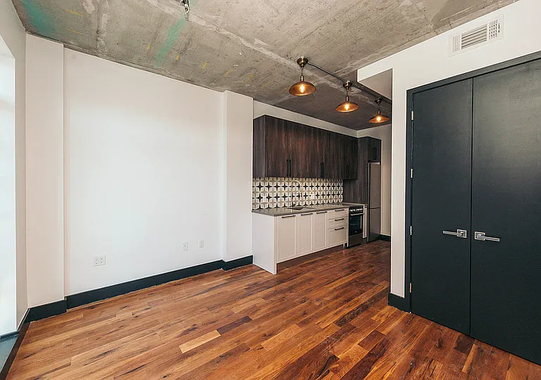 803 Wyckoff Ave #4R — Photo 1