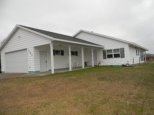1st image of 909 W Lakeshore Cir