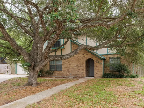 320 Long Pointe Dr, Portland, TX 78374