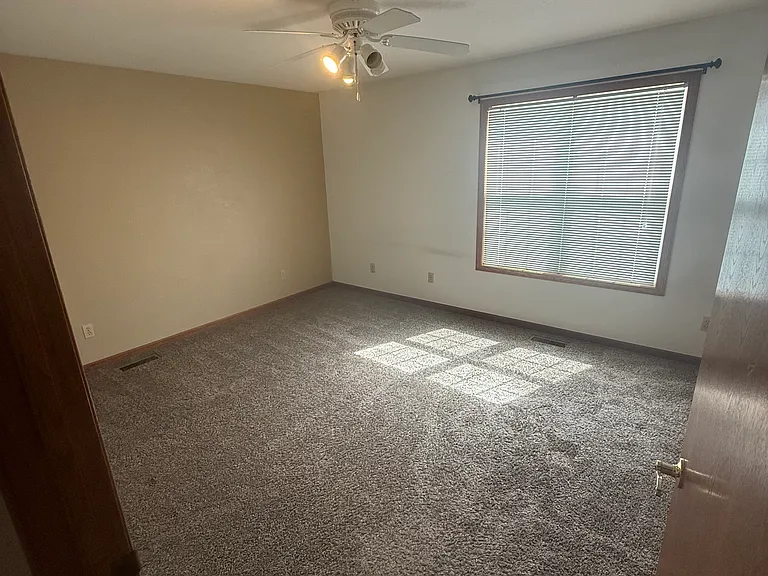 572 James Dr #572 — Photo 2
