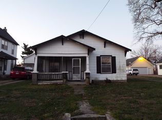 210 E College St, Aurora, MO 65605