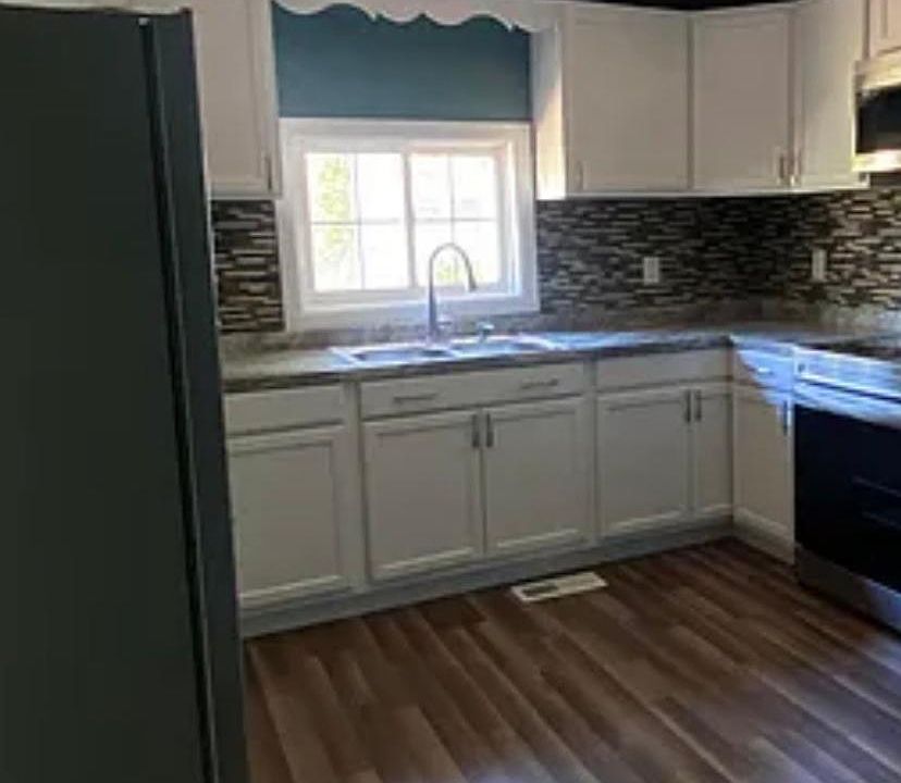 2nd image of 1806 Hicks Cir #A