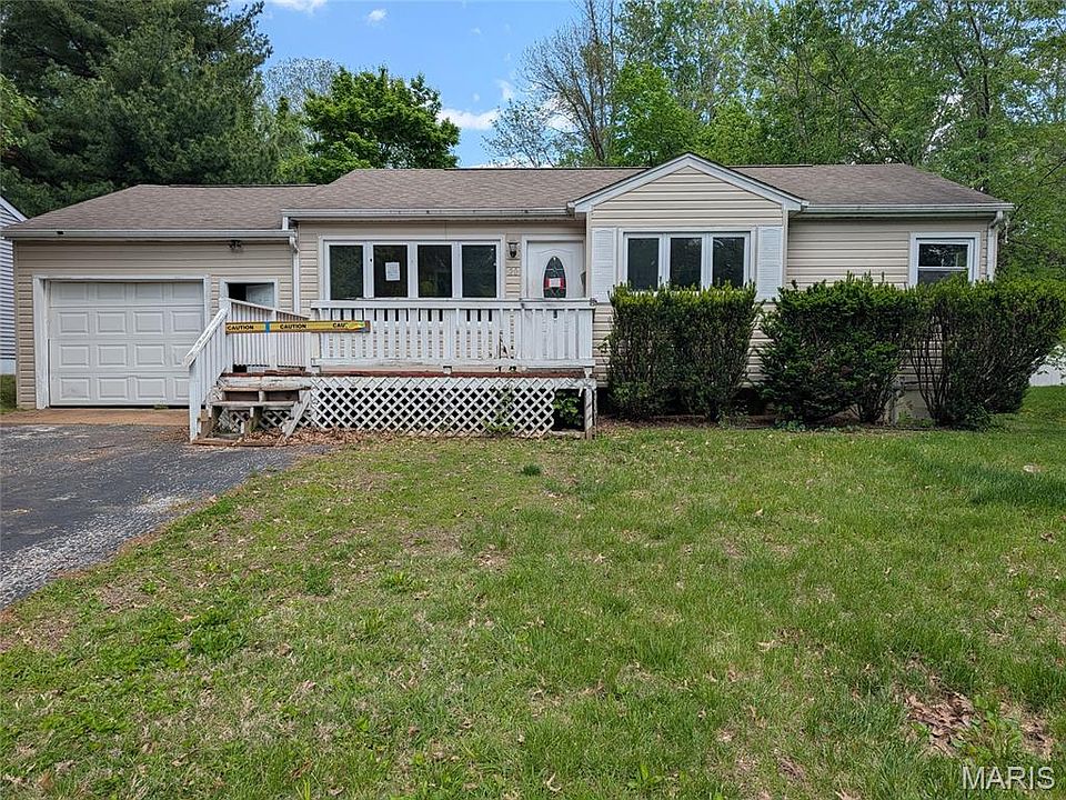 1st image of 20 Marlo Dr