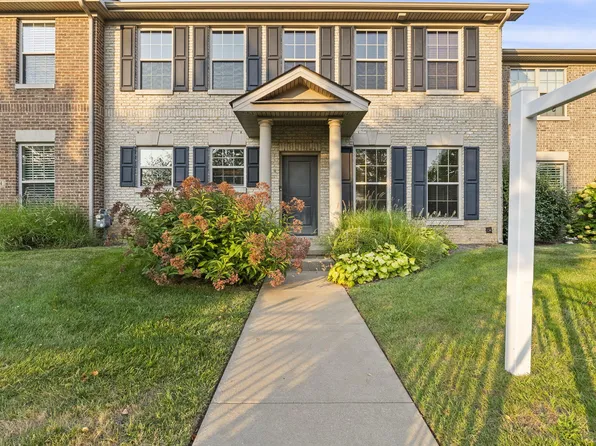 3266 Beaumont Centre Cir, Lexington, KY 40513