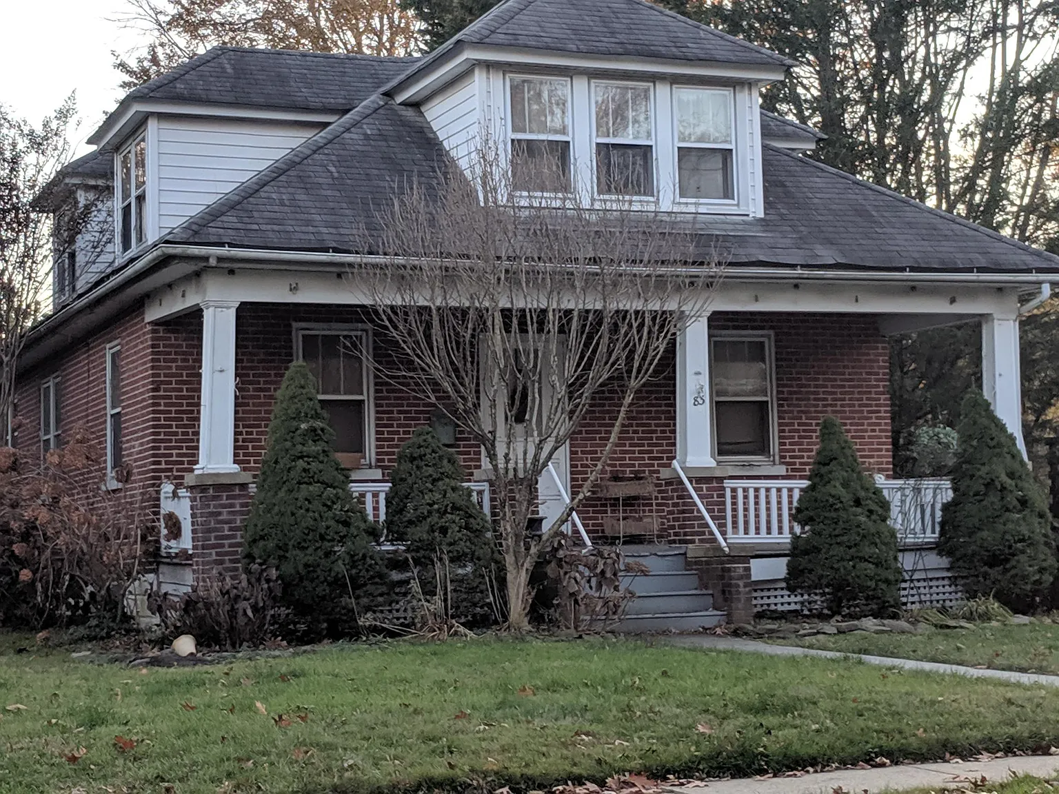 83 Kells Ave — Photo 1