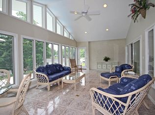 2 Beachview Ln, Springfield, IL 62712