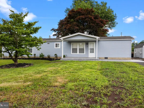 1 James St, Levittown, PA 19057