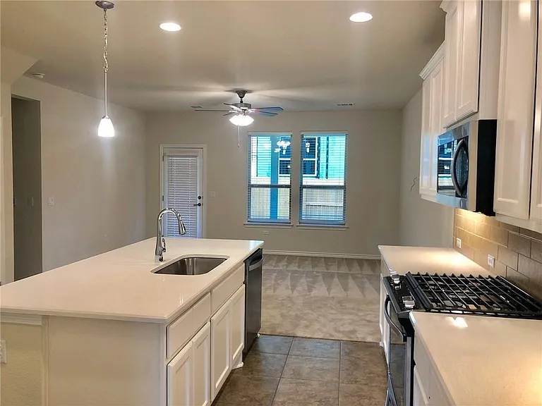 9000 Gage Dr — Photo 5