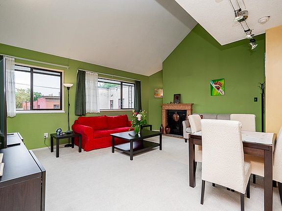 4th image of 936 Bute St #Penthouse 5