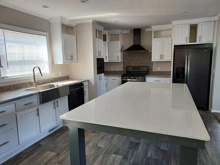 6445 Hamlet Way — Photo 5