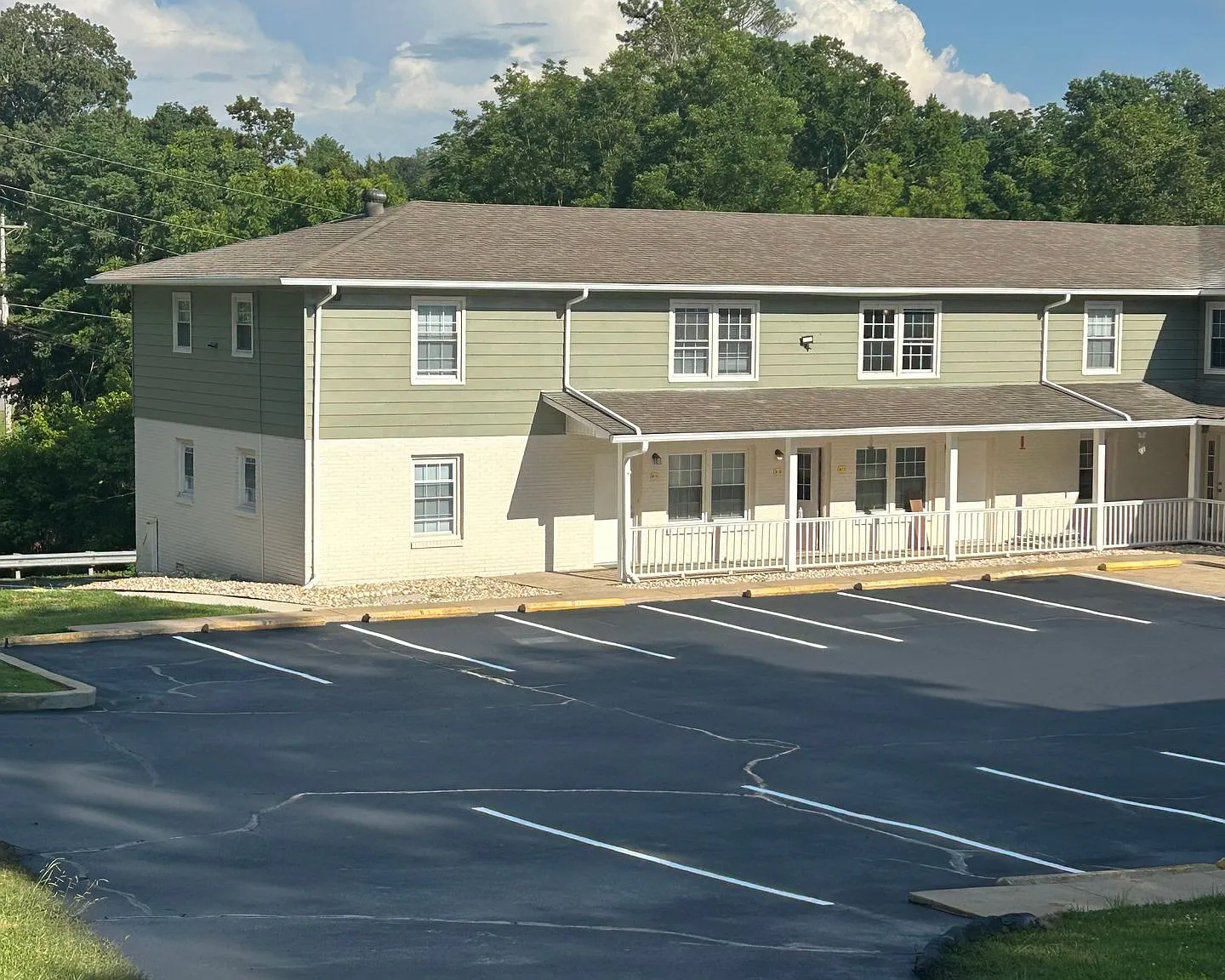 Riverview Apartments — Photo 3