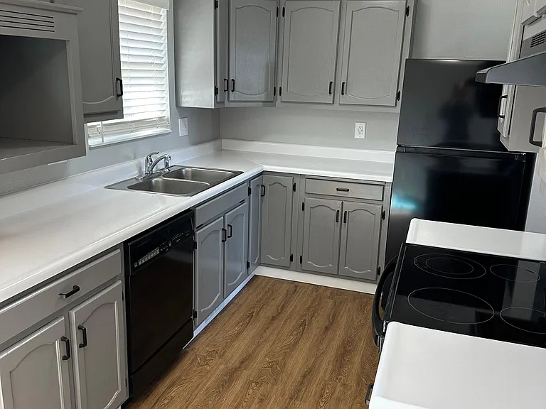 2709 Allison Ave — Photo 2