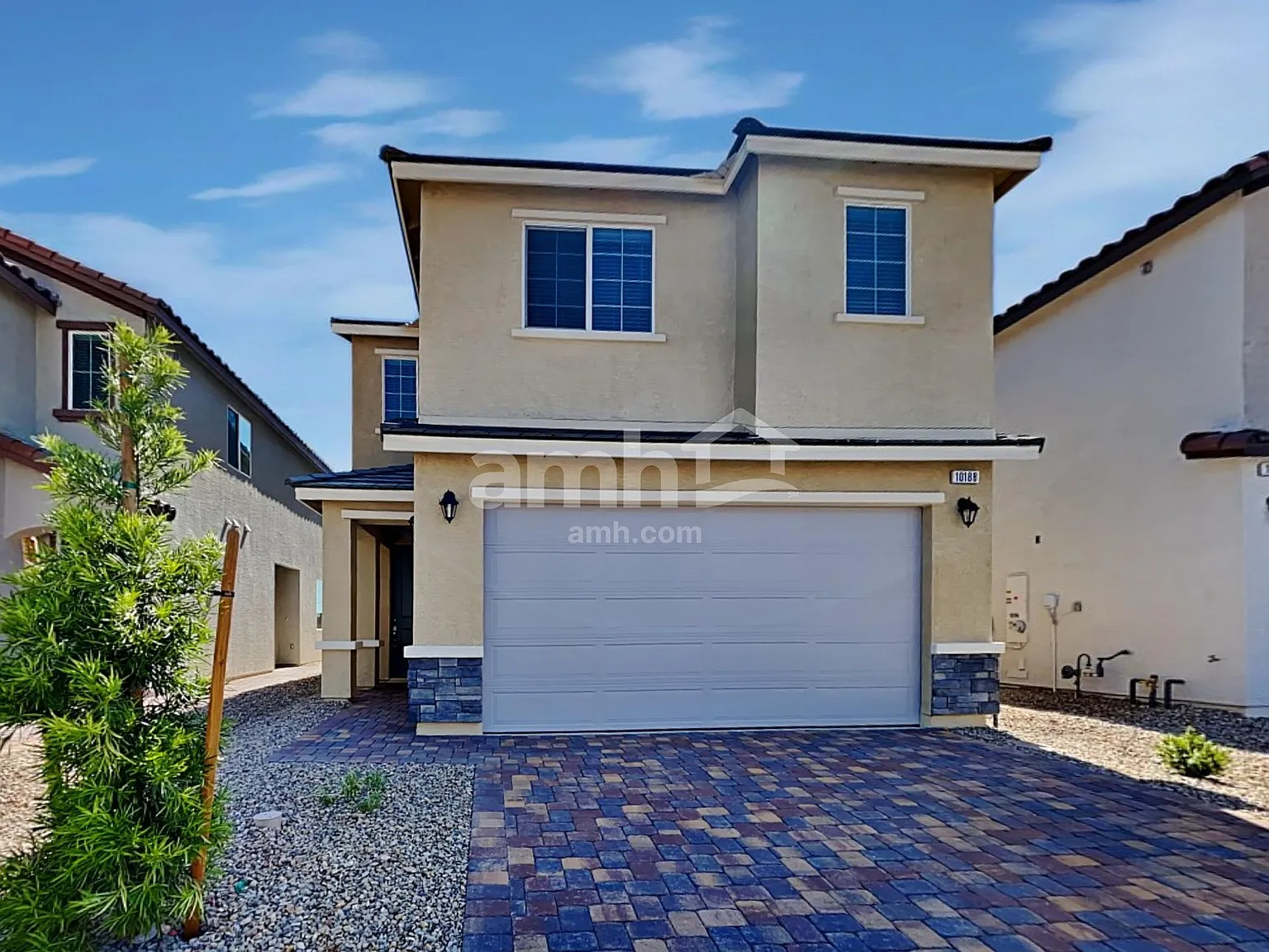 4 bed, 2.5 bath, 2144 sqft, $2,595 — Photo 1