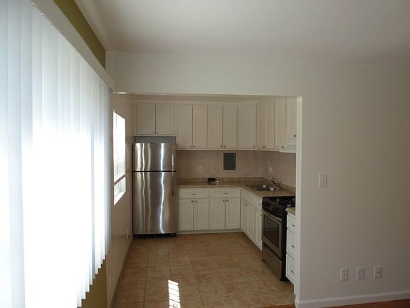 5th image of 1615 Morton Ave #1