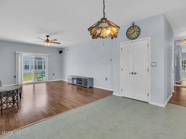1 Evans Ct — Photo 14
