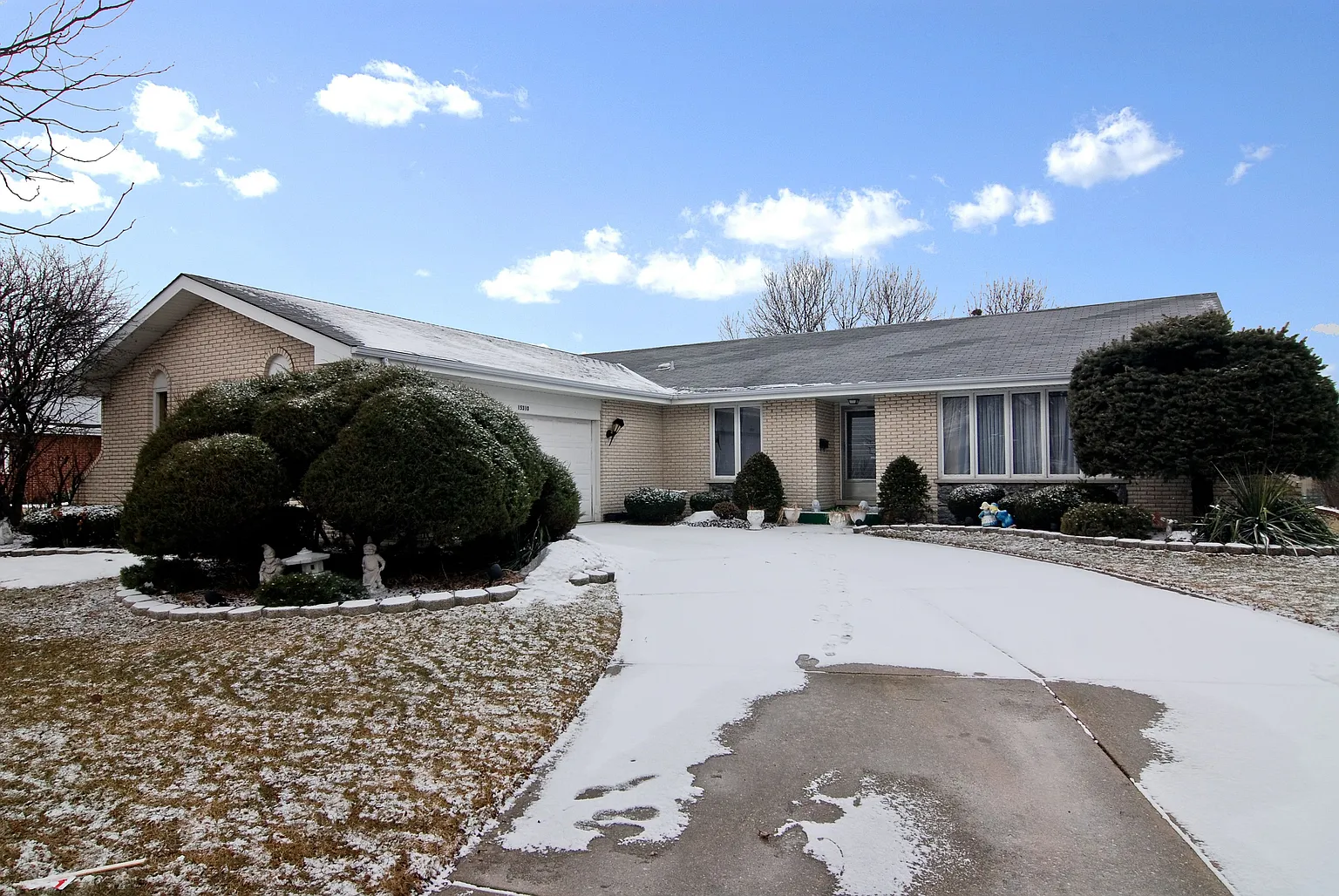 15310 Woodmar Dr photo 1