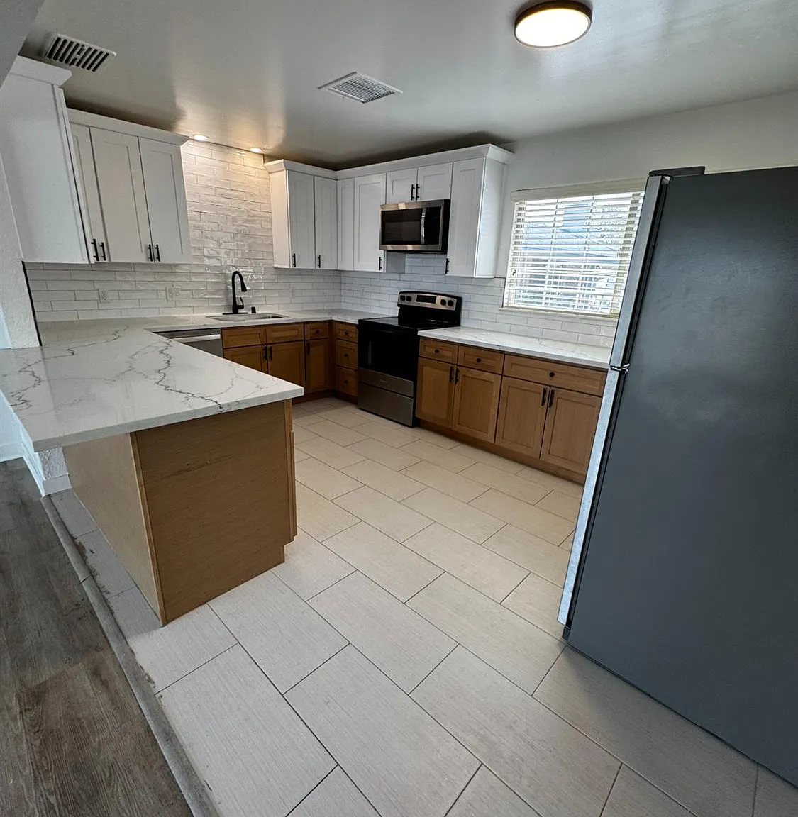 3 bed, 1300 sqft, $1,995 — Photo 4
