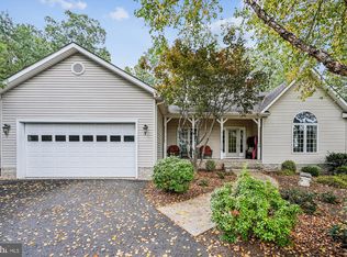 119 Lake Shore Dr, Cross Junction, VA 22625