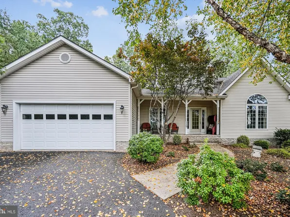 119 Lake Shore Dr, Cross Junction, VA 22625