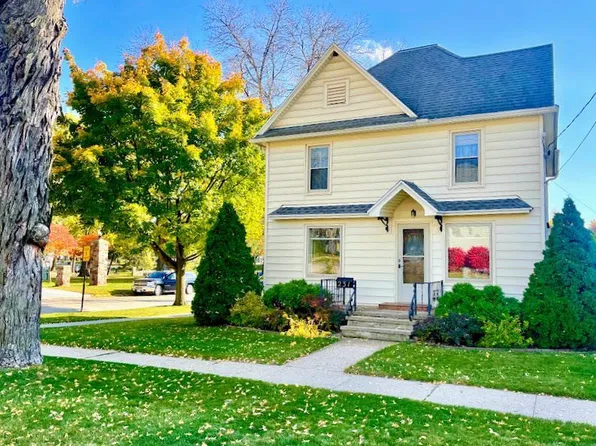 231 East Mill Street, Beaver Dam, WI 53916