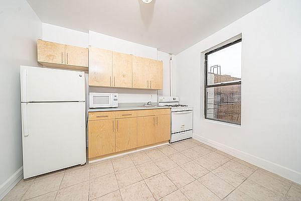 2nd image of 149 Vermilyea Ave APT 5D