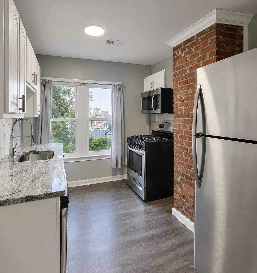 2 bed, 1.0 bath, 1077 sqft, $2,250 — Photo 1