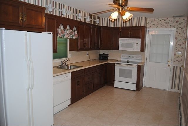 2nd image of 2 Iorio Dr