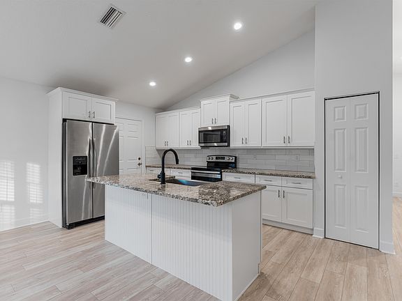 5th image of 270 Cervantes Ave