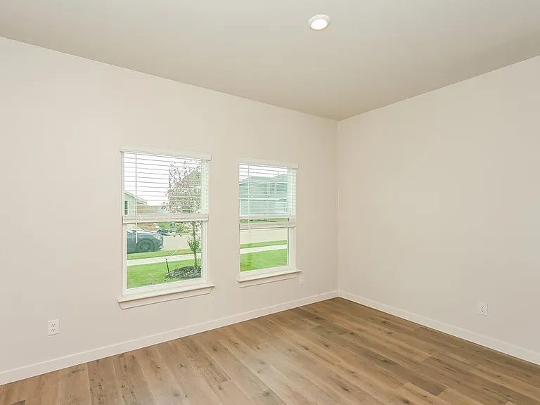 1513 Harvester Dr — Photo 15