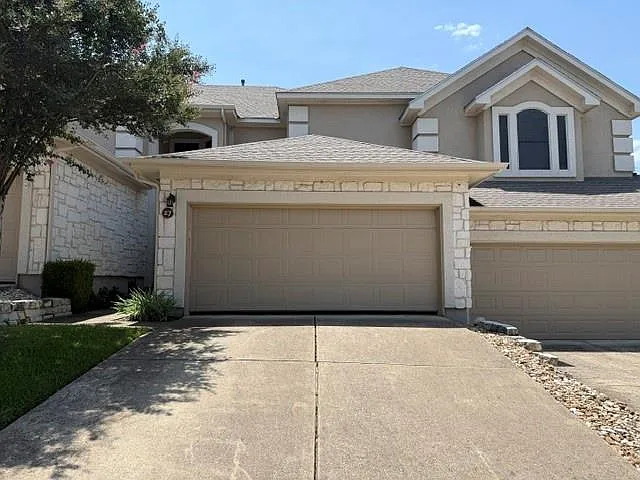 3300 Forest Creek Dr #27 — Photo 2