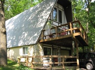 W10856 Fox Gln, Poynette, WI 53955