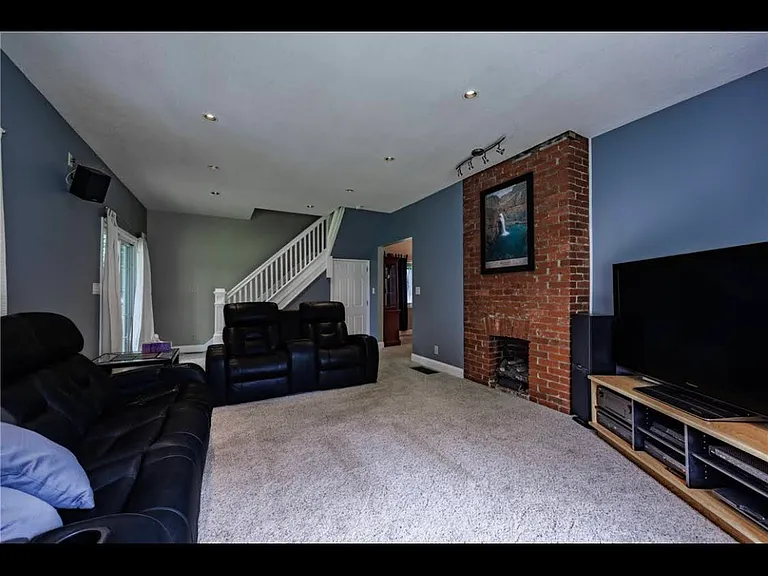 4830 Josephine Dr — Photo 5