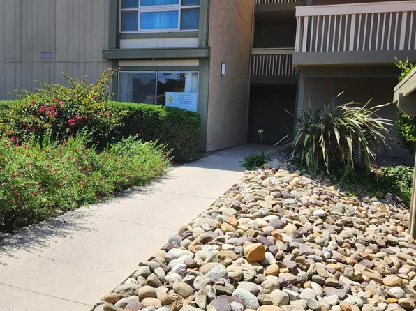 324 Chestnut Hill Ct APT 11, Thousand Oaks, CA 91360
