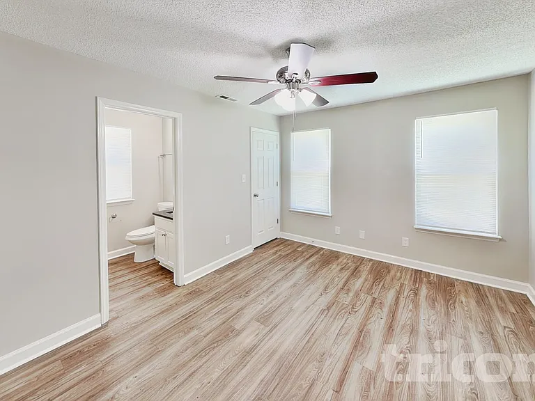 809 Valley Creek Dr — Photo 4