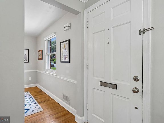 5th image of 10025 Reddick Dr
