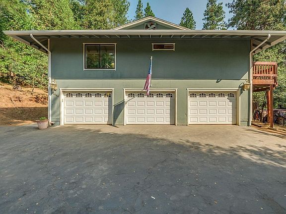 2nd image of 2444 Fairway Dr