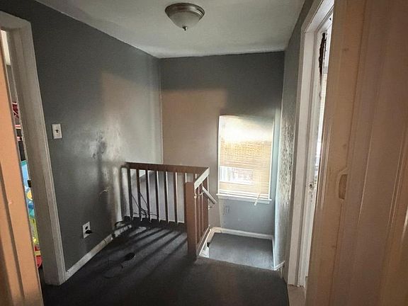 3rd image of 15411 Hazelridge St