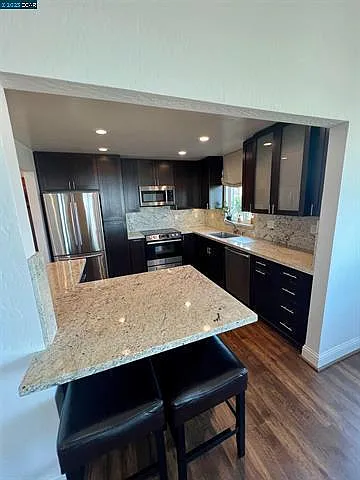 925 Corbett Ave #101 — Photo 16