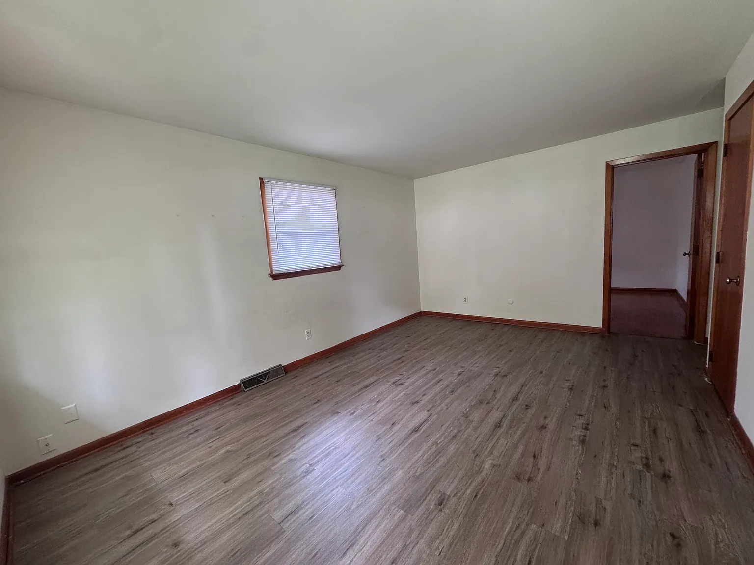2 bed, 750 sqft, $850 — Photo 4