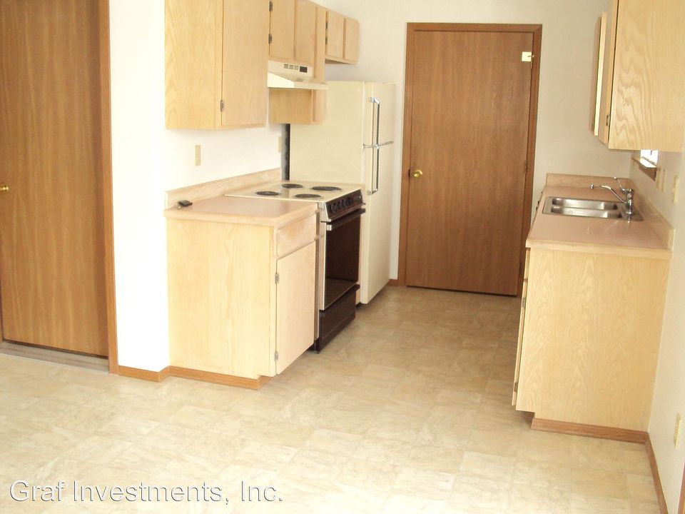 2nd image of 316 S 10th St