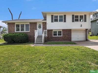 807 S Grandview Ave, Papillion, NE, 68046
