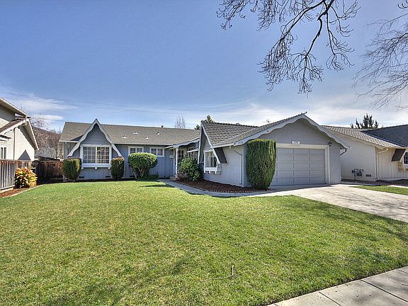 2nd image of 1398 Kintyre Way