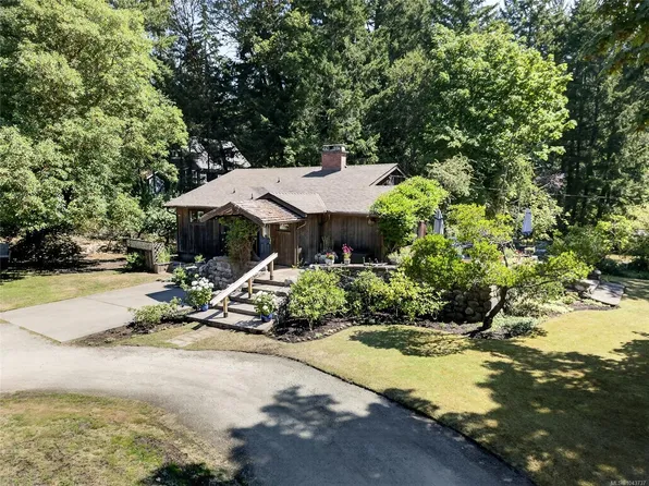 1390 Laurel Rd, North Saanich, BC V8L 5K8